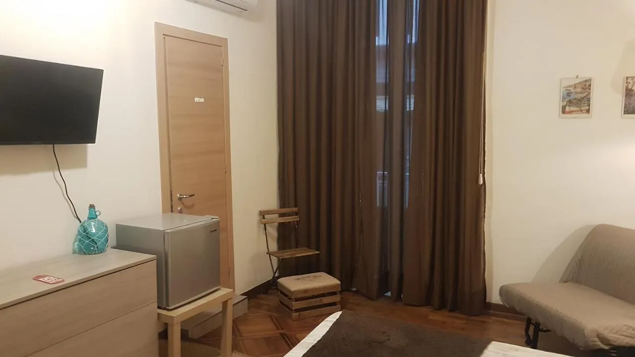 B&B Napoli Storica 0*, Naples
